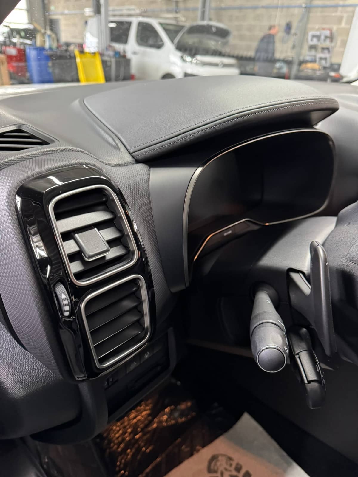 Citroën C3 — nettoyage intérieur complet, detailing King Kong Wash à 37 & 41