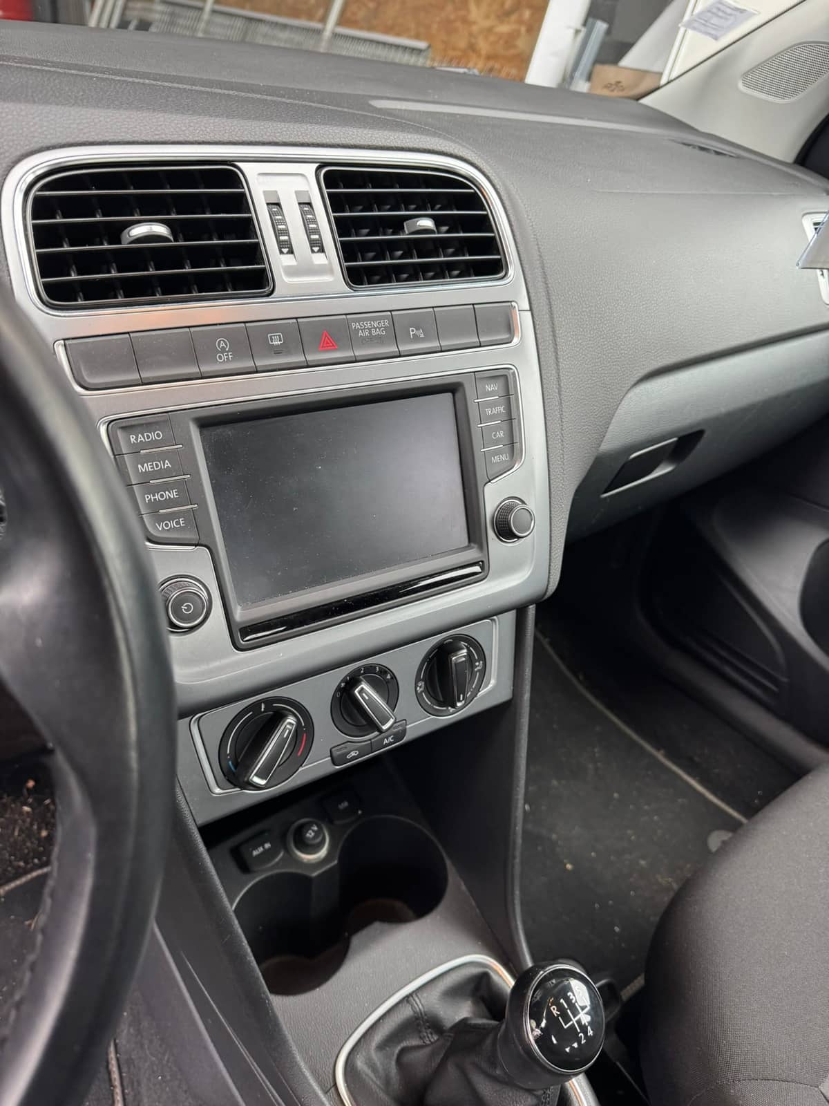 Volkswagen Polo — remise à neuf complète de l'habitacle, detailing King Kong Wash à 37 & 41