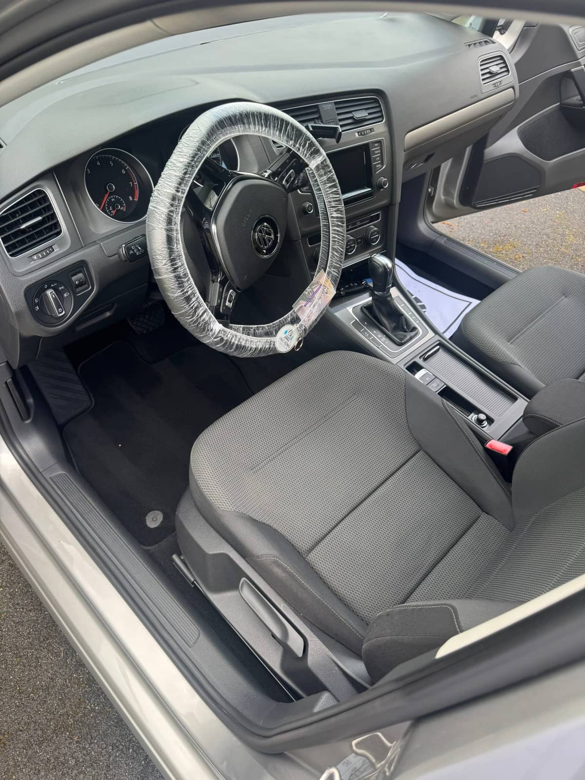Volkswagen Golf — remise à neuf complète de l'habitacle, detailing King Kong Wash à 37 & 41