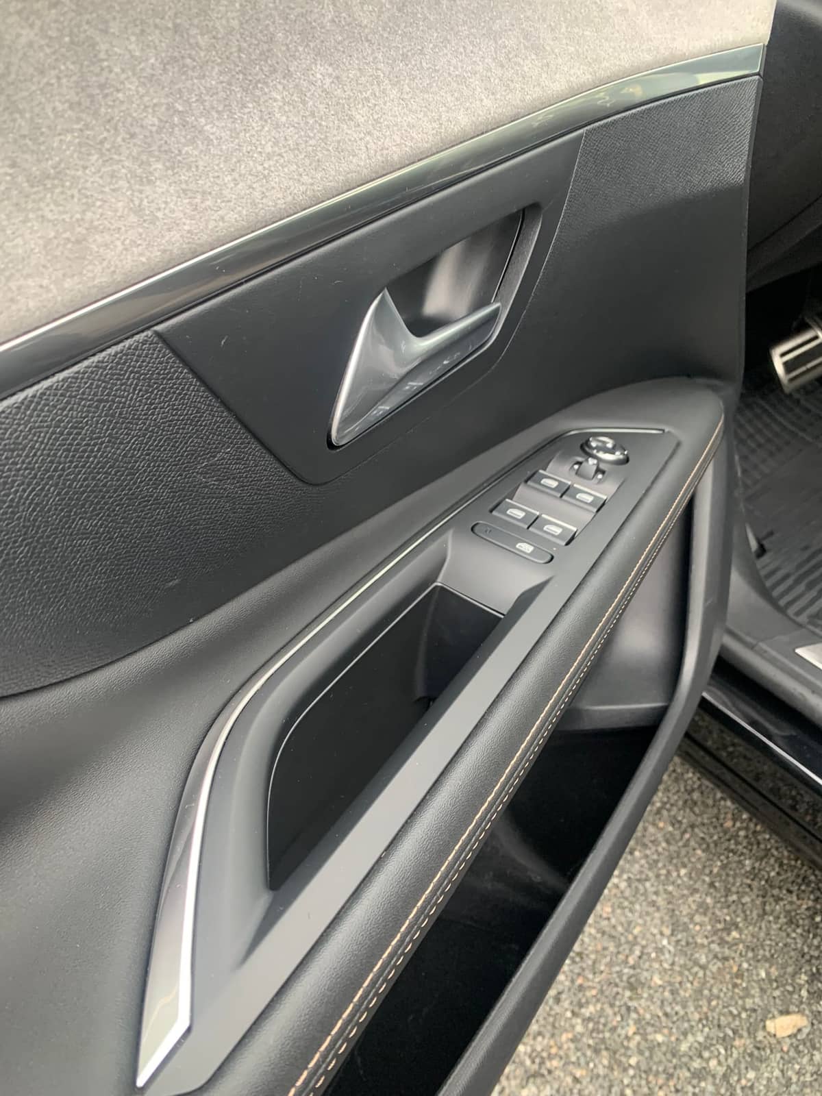 Peugeot 3008 — remise à neuf complète de l'habitacle, detailing King Kong Wash à Tours (37)