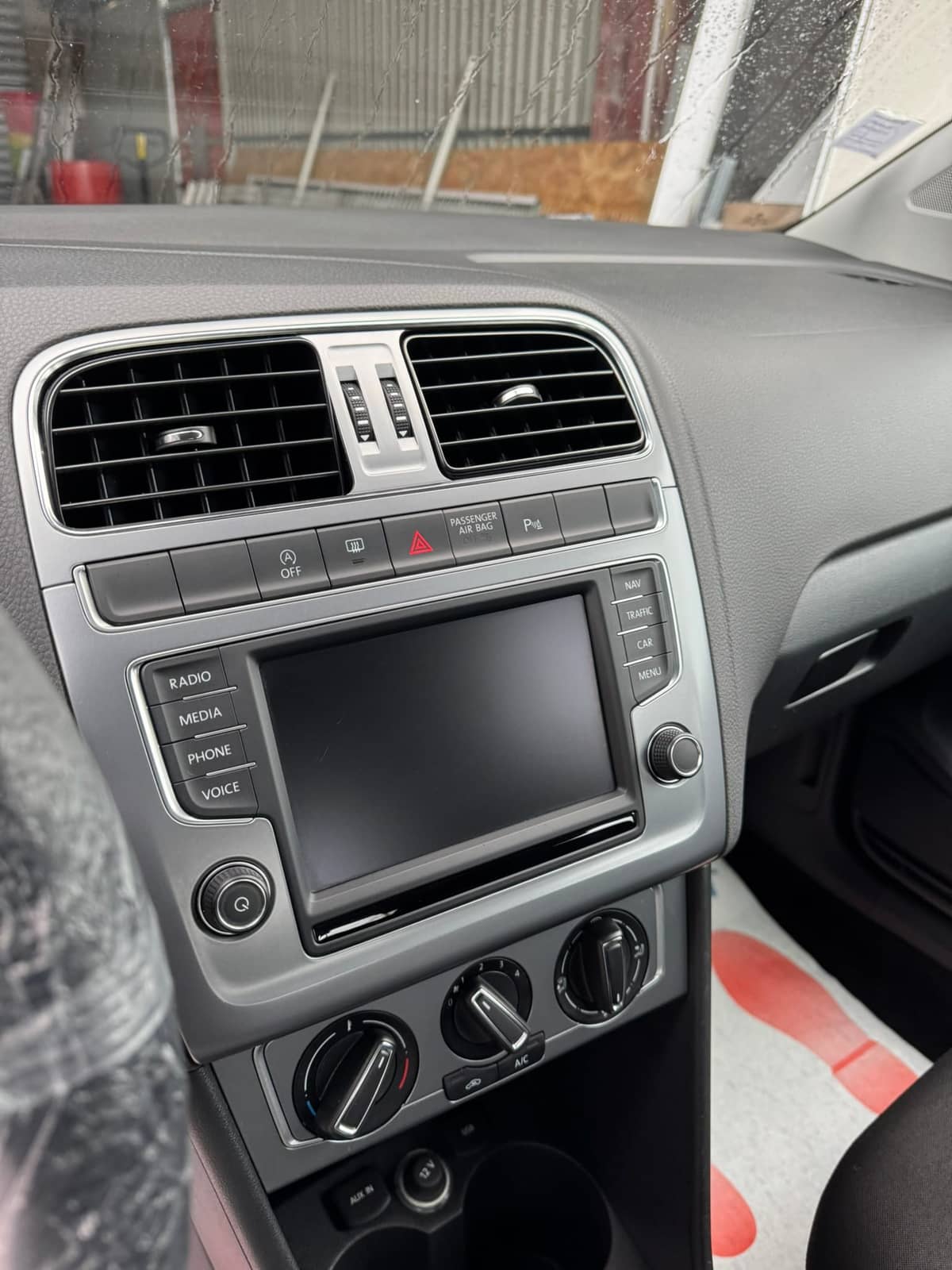 Volkswagen Polo — remise à neuf complète de l'habitacle, detailing King Kong Wash à 37 & 41