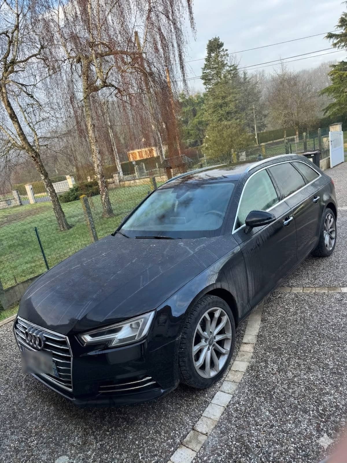 Audi A4 — lavage carrosserie · finition brillante, detailing King Kong Wash à Tours (37)